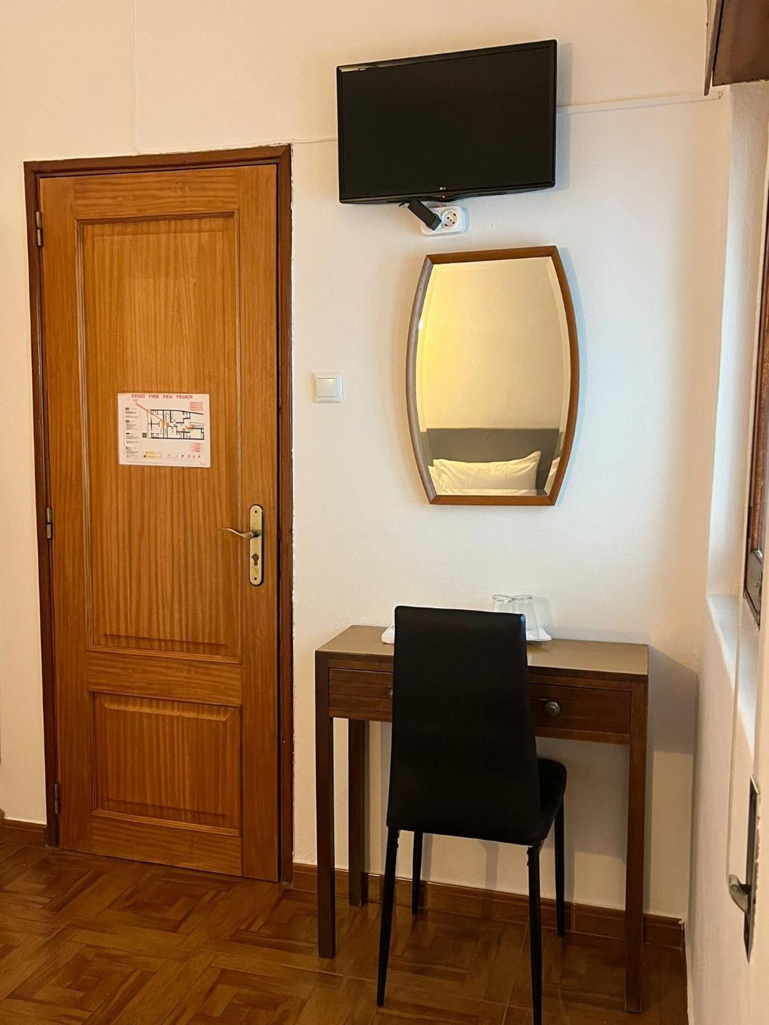 Romeu Panzió Quarteira Kültér fotó